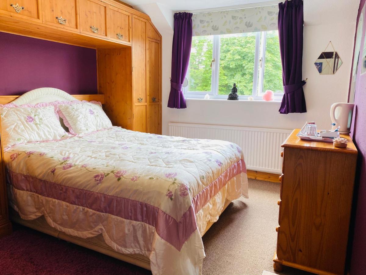 Bed and Breakfast Camelot Retreat - Tor View Гластонбери Экстерьер фото