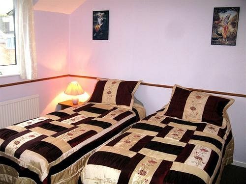 Bed and Breakfast Camelot Retreat - Tor View Гластонбери Экстерьер фото